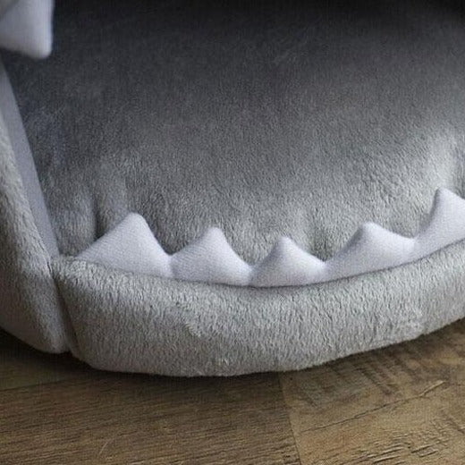Pelíšek pro psy ve tvaru žraloka