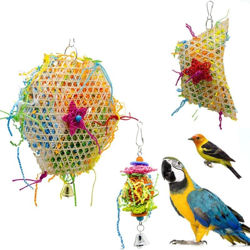 Slaměná hračka pro papoušky